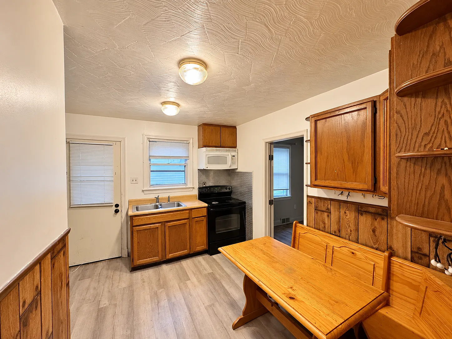 2 bed, 864 sqft, $1,600 — Photo 4