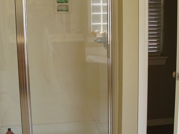 Master-Bed Shower