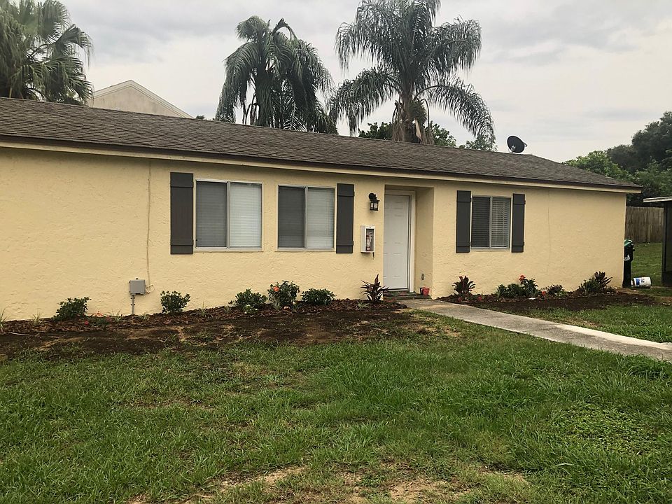 1st image of 7418 Villas Oak Ct
