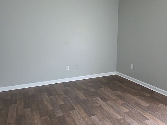 2nd image of 123 Keyport Ct #127