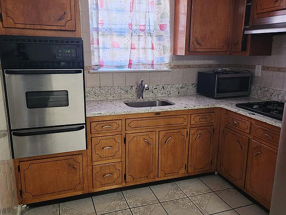 4th image of 4142 Wilder Ave Floor 1