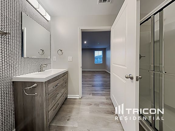 5th image of 3645 Brookway Dr