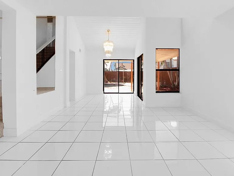 10031 SW 147th Pl — Photo 3