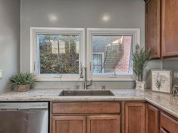 5th image of 50 Euclid Ave #50