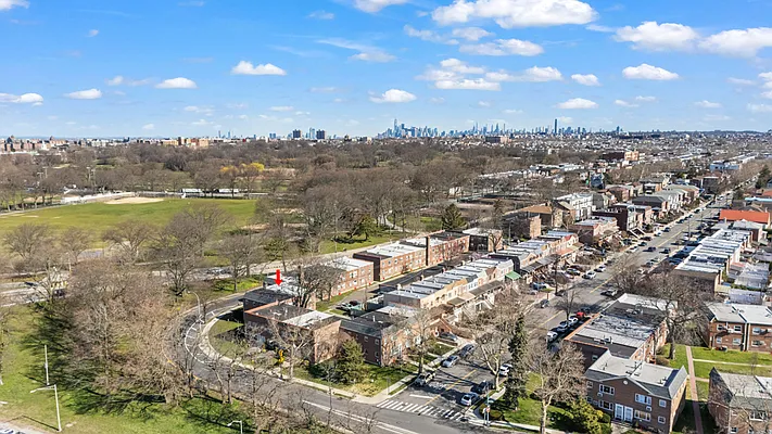 Sold by Remax Edge | media 15