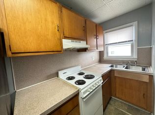 1307 Cranston St #2F, Cranston, RI 02920