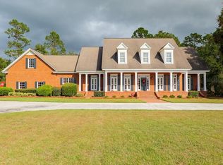 911 Woodlake Dr, Homerville, GA 31634