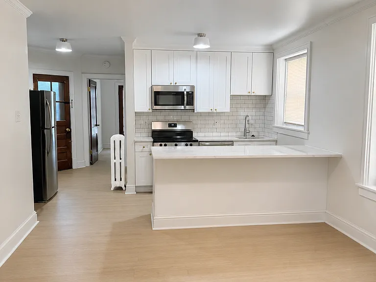4972 Lindenwood Ave #4972 — Photo 3