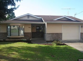525 Gilles St, Mount Angel, OR 97362