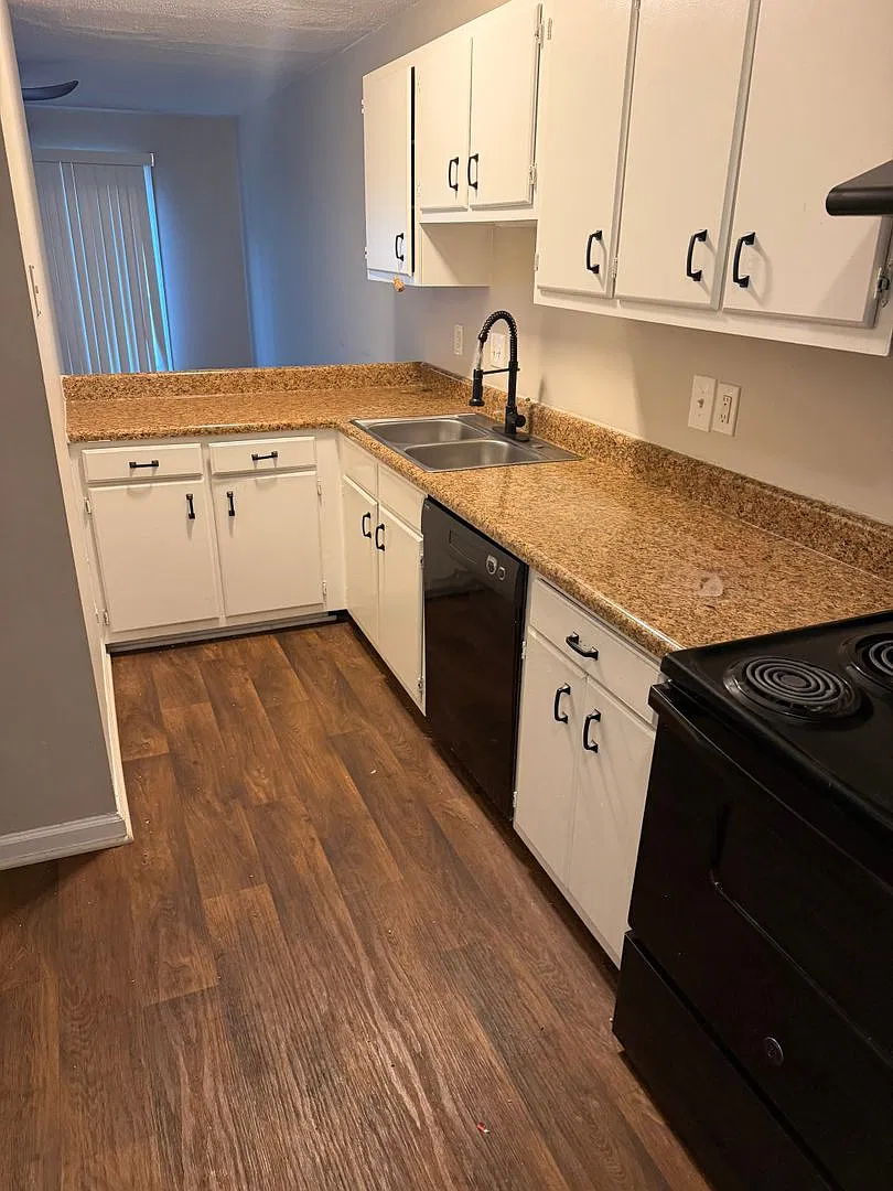 3531 Lynhaven Dr. — Photo 3
