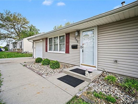 5th image of 608 NE 67th St