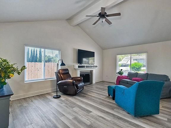 4th image of 1435 Sheridan Ave