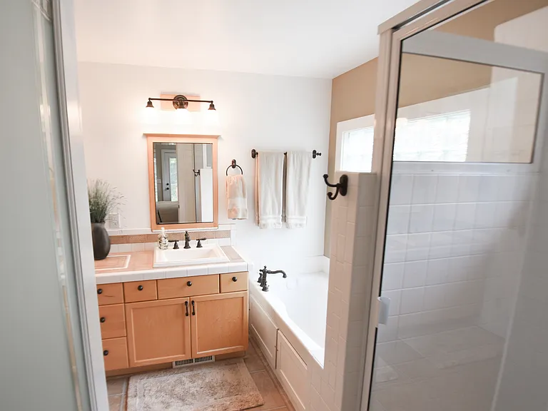 1003 N Marshall St — Photo 23