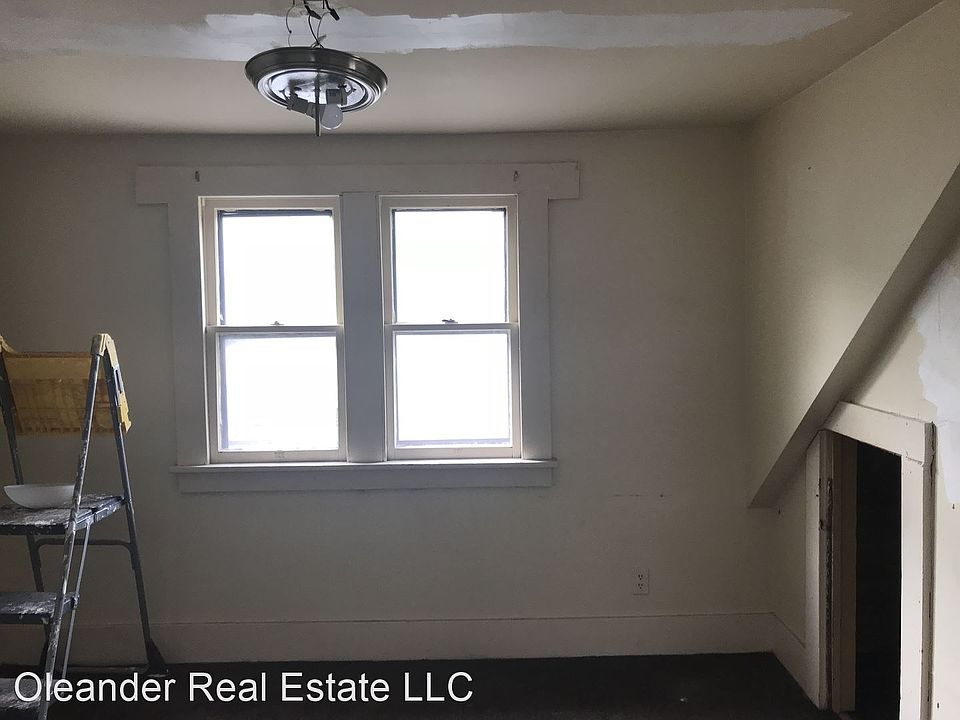 2nd image of 129 Fisher St