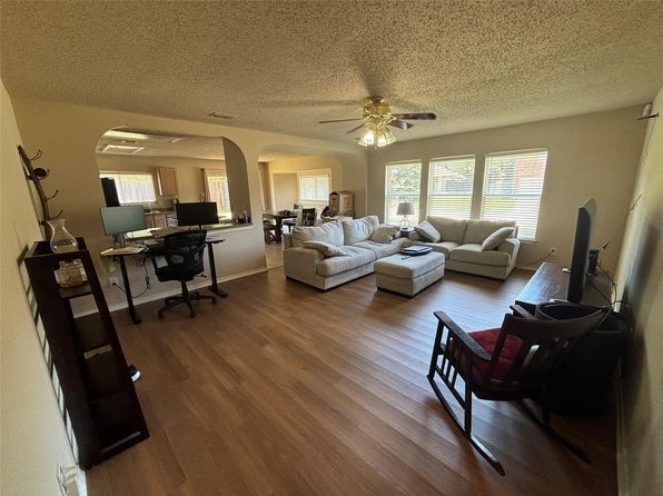 2022 Yellowstone Ln, Corinth, TX 76210