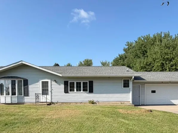 1913 Vine Ave, Marshalltown, IA 50158