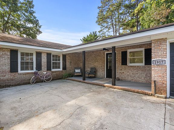3rd image of 1917 Candy Ln.