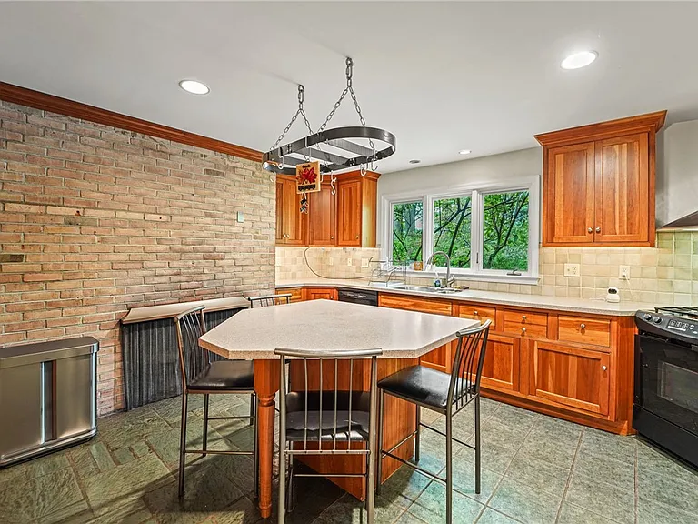 102 Corson Pl — Photo 14