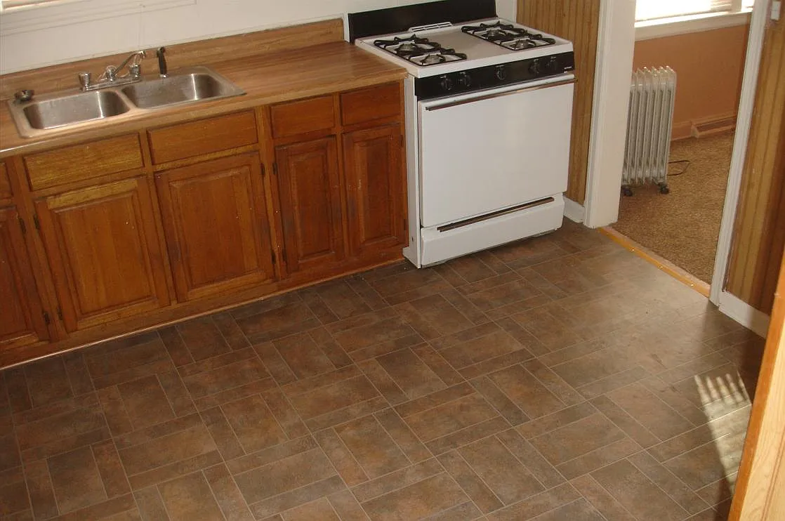 2 bed, 760 sqft, $1,225 — Photo 3