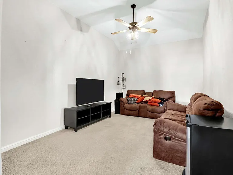 11006 Mill Park — Photo 13