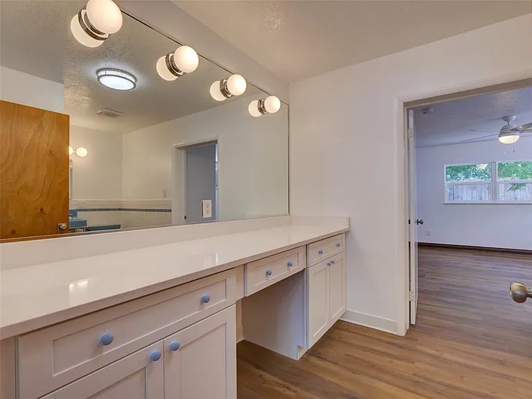 305 Sunset Dr — Photo 14