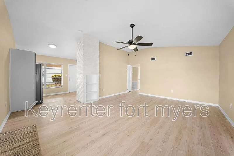 3 bed, 2.0 bath, 1630 sqft, $1,650 — Photo 4