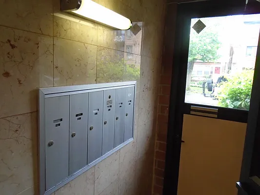 Rented by 18 REALTY | media 22