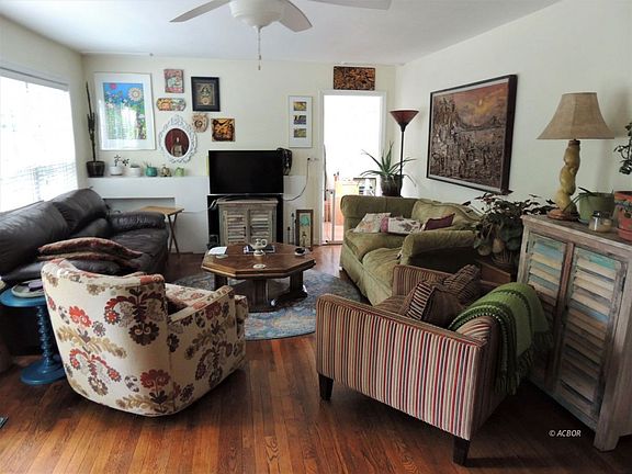 3rd image of 401and 403 Elmwood Pl