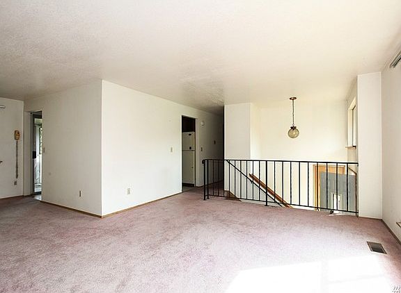 4th image of 9323 161st Street Ct E