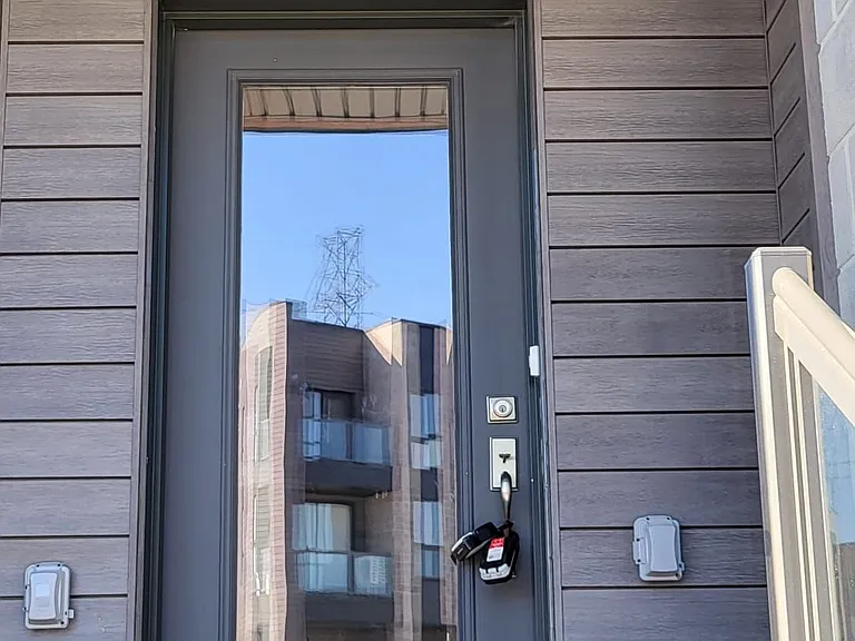 261 Woodbine Ave #C053 — Photo 6
