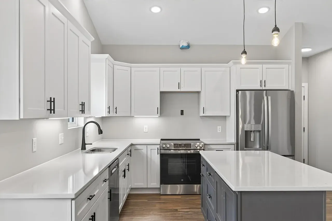 2 bed, 1703 sqft, $2,500 — Photo 4