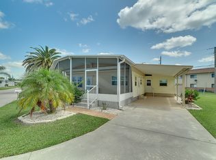 205 Outer Dr E, Venice, FL 34285