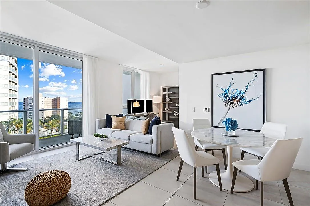 1 bed, 1.0 bath, 841 sqft, $5,500 — Photo 1