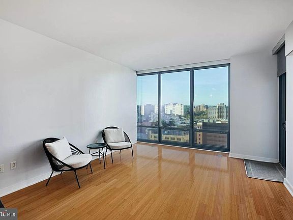 2nd image of 2101 Market St Unit 2408