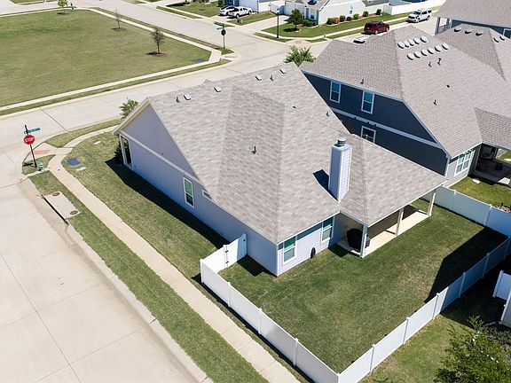 3rd image of 9024 Fair Oaks Dr