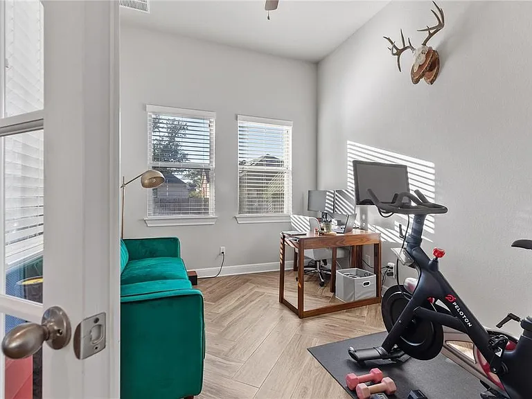 2925 Mossy Springs Dr — Photo 15