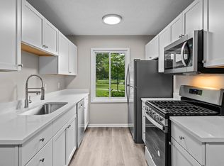 10720 Rockford Rd APT 115, Plymouth, MN 55442