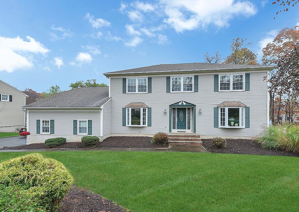 76 Forest Way - Hanover Twp.