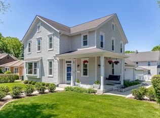 5 W Washington St, Palatine, IL 60067