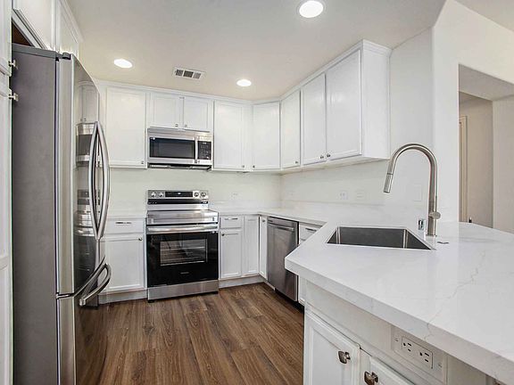 4th image of 809 Auzerais Ave Unit 437