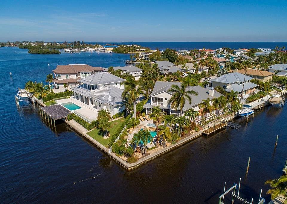 1st image of 622 N Point Dr