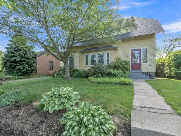 248 Burncoat St, Worcester, MA 01606