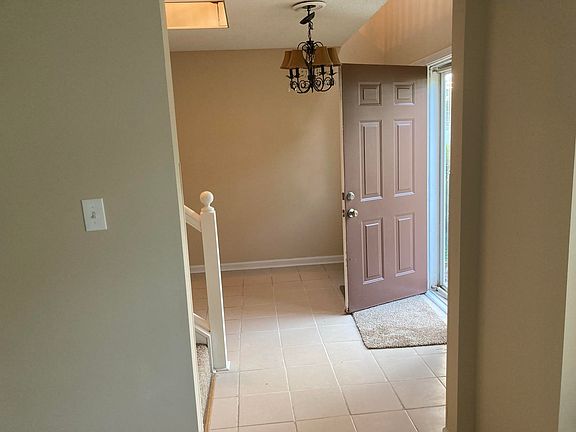 4th image of 6359 Laurel Green Dr