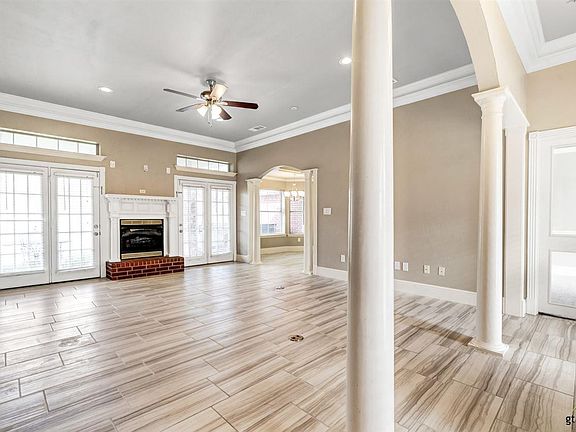 4th image of 601 Sunnyside Dr