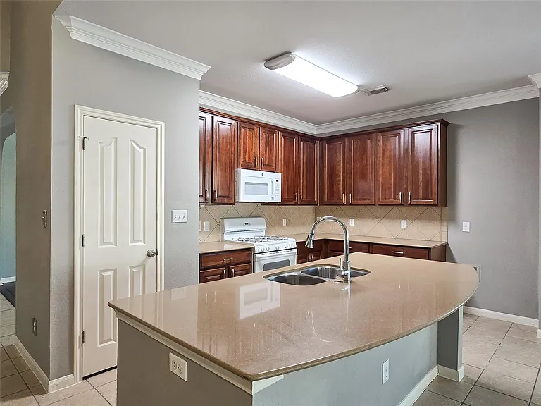 600 S Frontier Ln — Photo 9