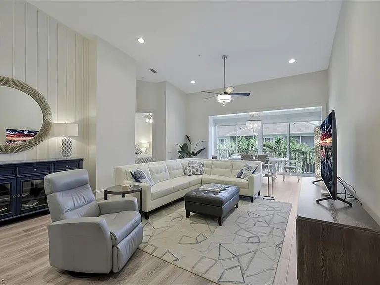 831 Sailaway Ln #203 — Photo 2