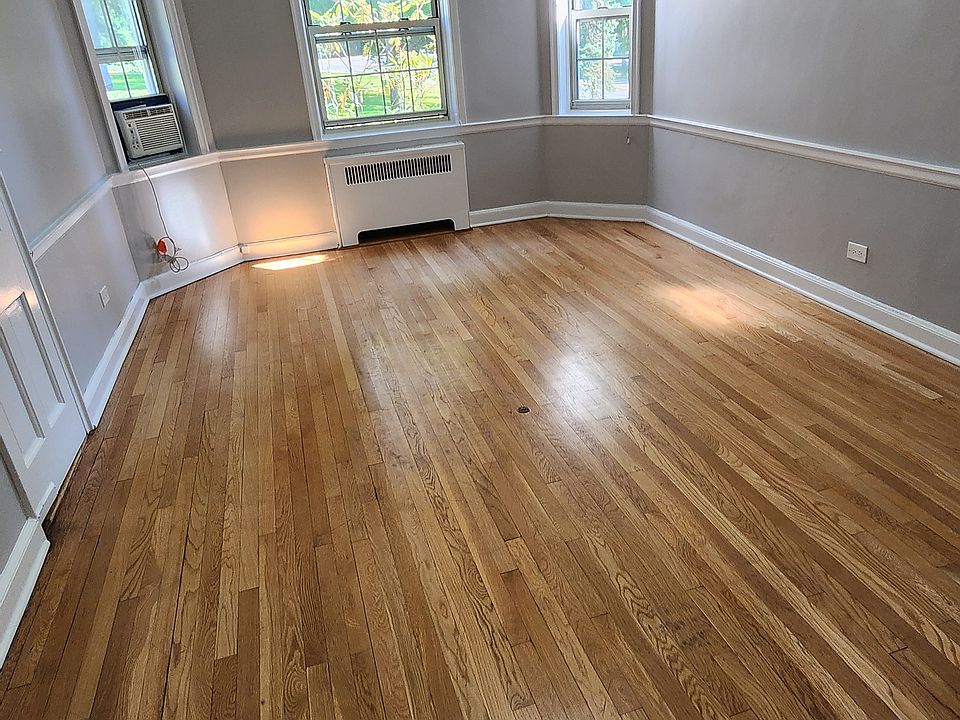 1st image of 5 Chateaux Cir #3