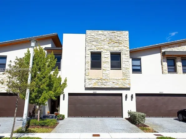 10521 NW 81st Ter, Miami, FL