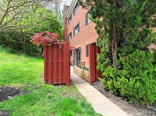 202 Skyhill Rd APT 1, Alexandria, VA 22314