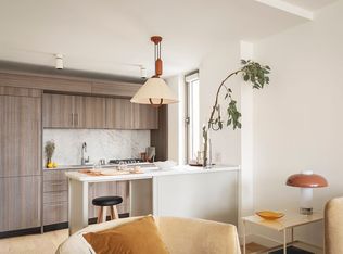234 E 46th St APT 202, New York, NY